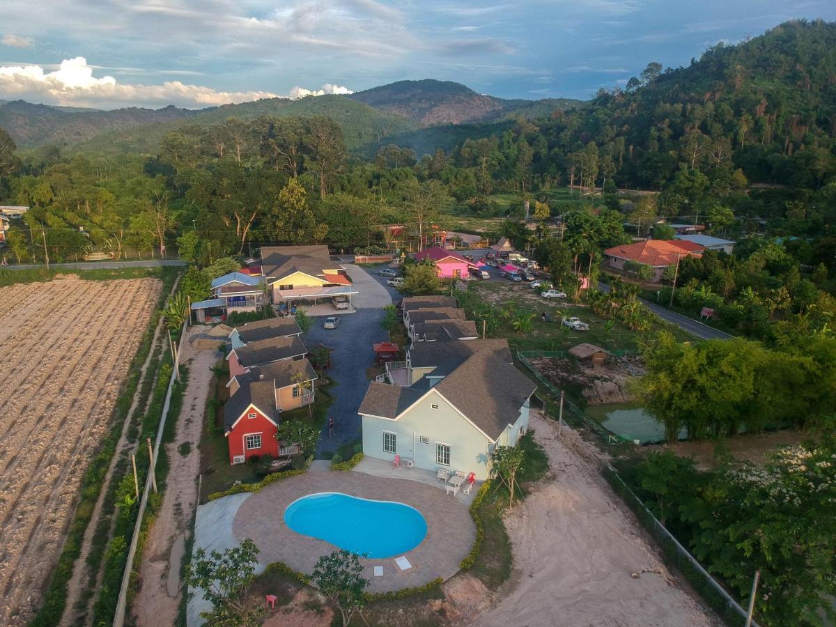 Evie Mae Resort Ban Cha-om Esterno foto